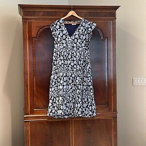 Vineyard Vines midi dress. Blue floral print